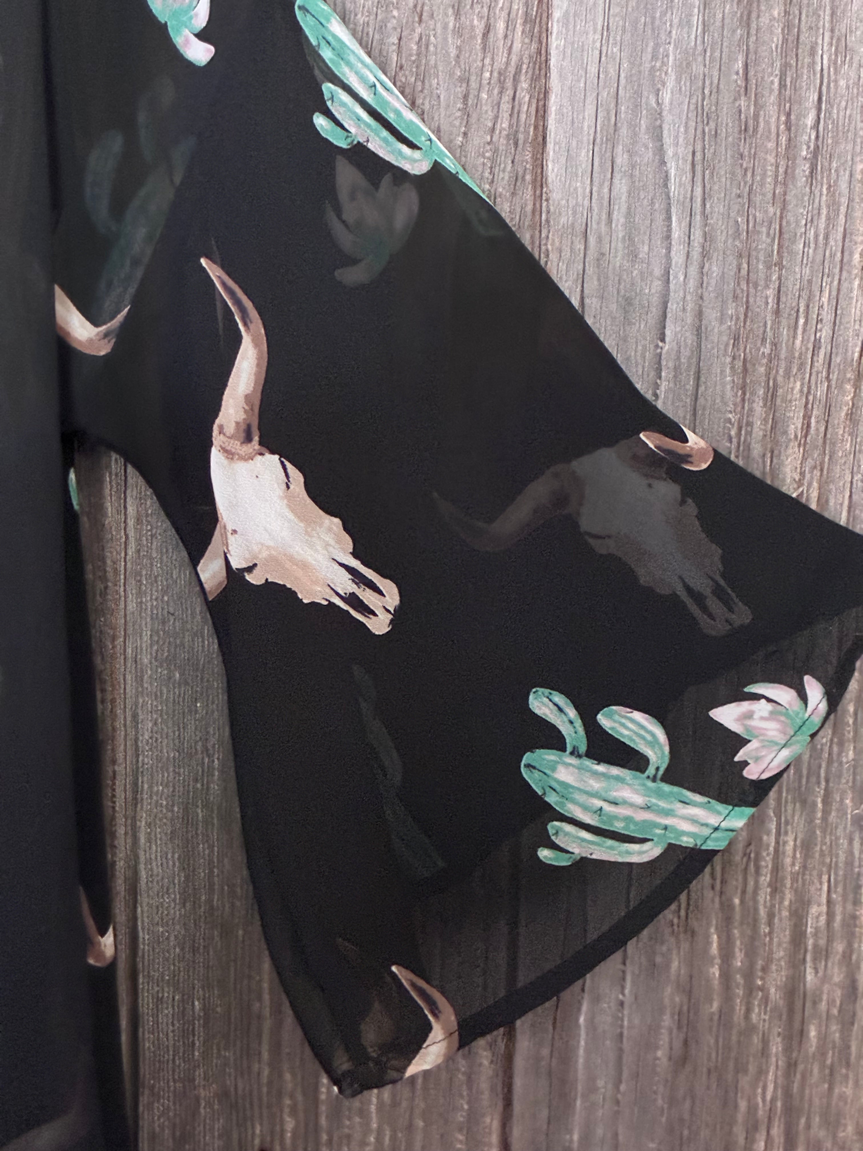Peach Love California Bull Skull & Cactus Kimono Cardigan – Black (S)