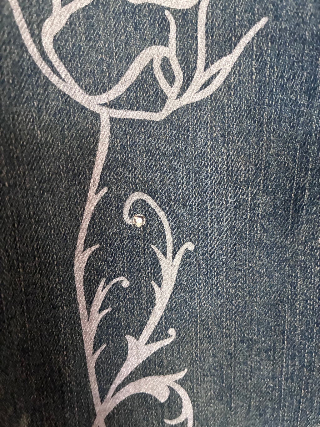Cruel Girl Low Rise Bootcut Jeans – Bleach Splatter Rose Graphic – Size 11 Long