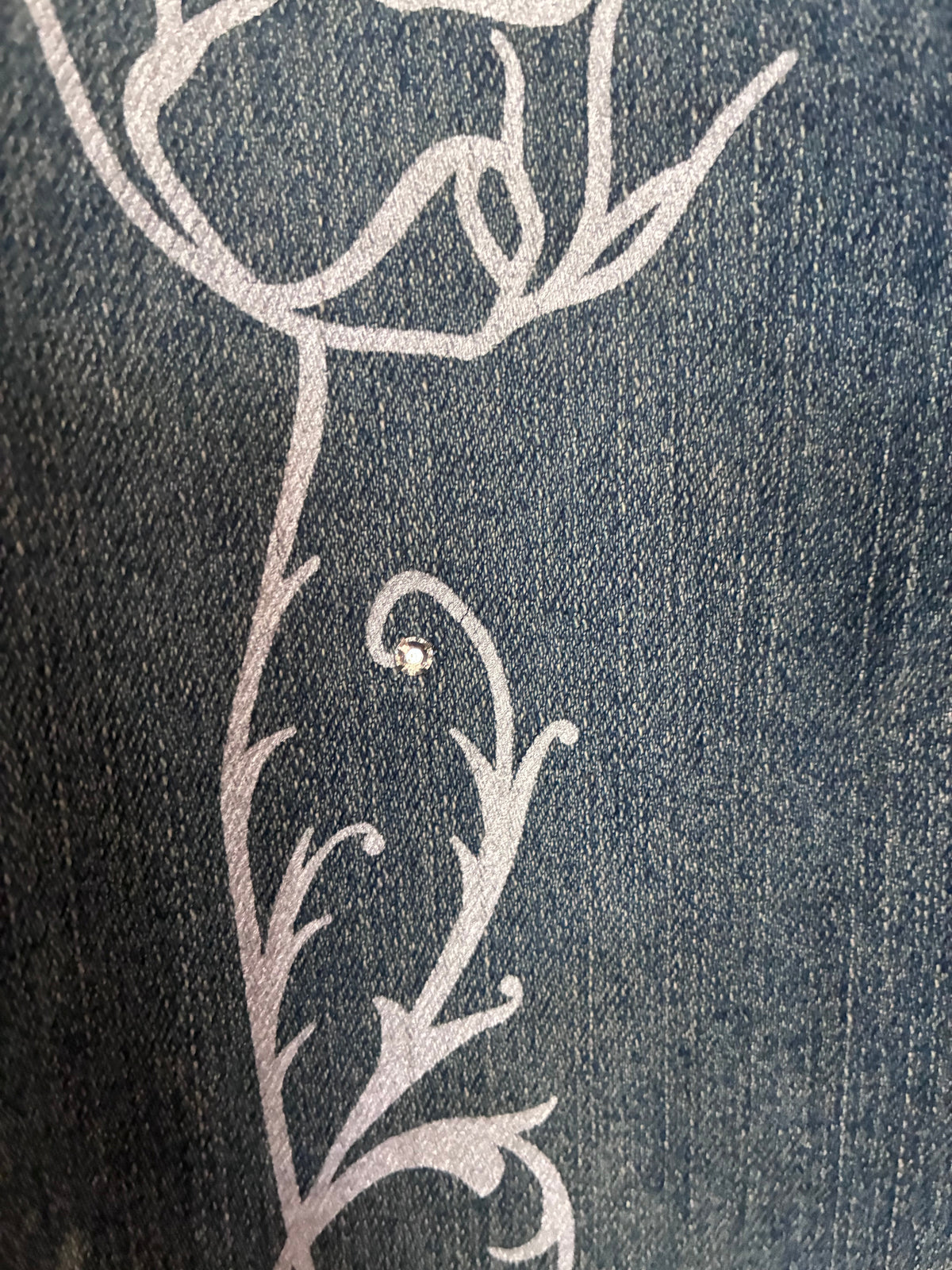 Cruel Girl Low Rise Bootcut Jeans – Bleach Splatter Rose Graphic – Size 11 Long