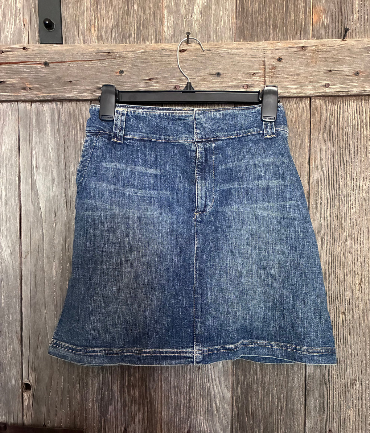 Tommy Hilfiger Denim Mini Skirt – Size 12