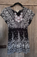 Dressbarn Black White Floral Scroll Surplice Smocked Waist Top Size Large