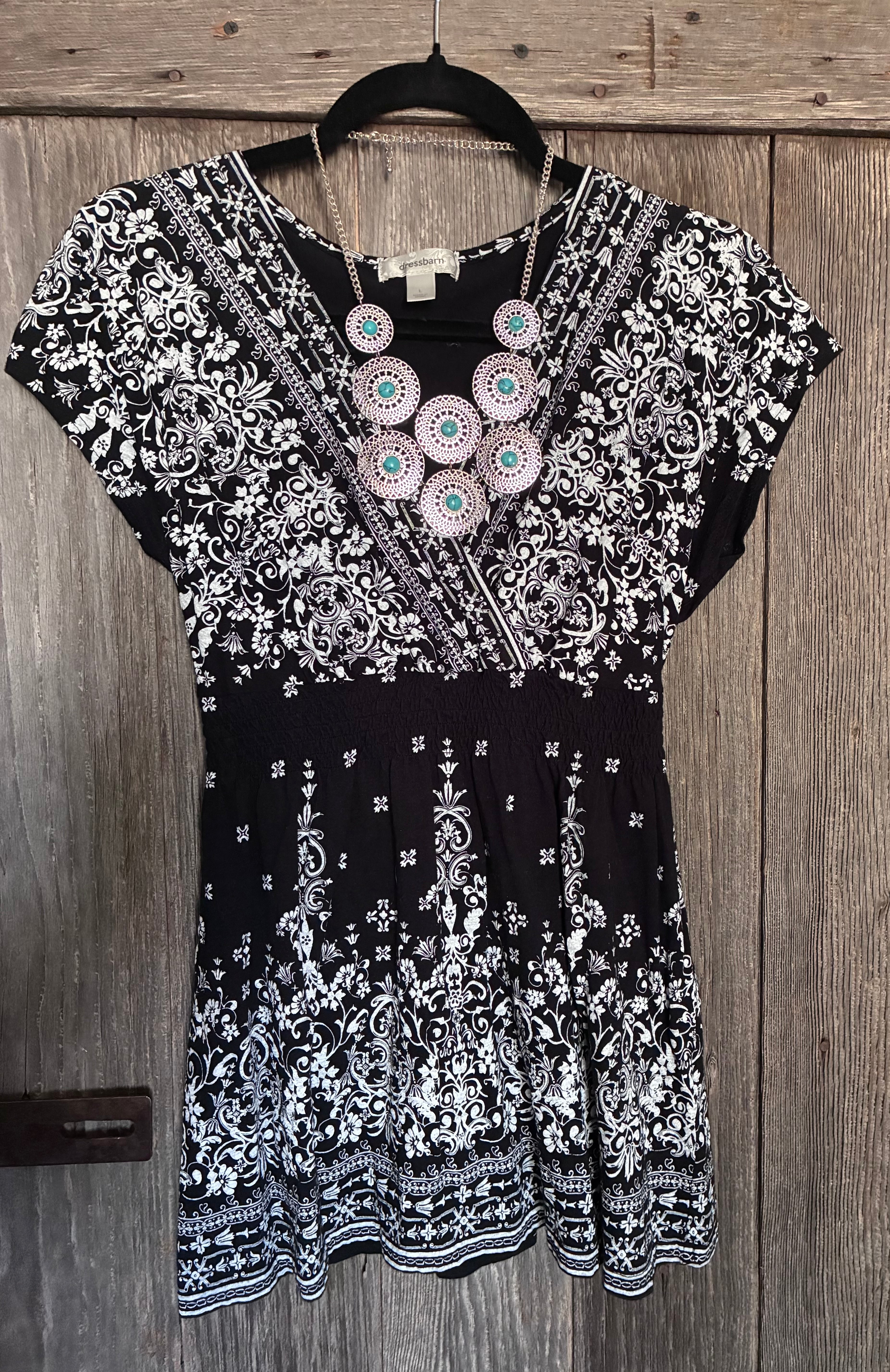 Dressbarn Black White Floral Scroll Surplice Smocked Waist Top Size Large