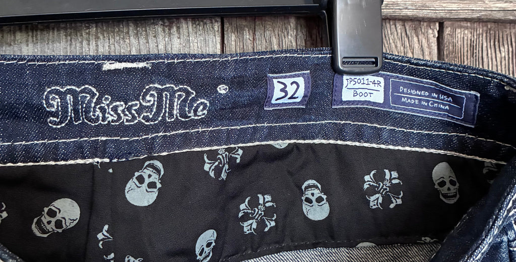 Miss Me Jeans front pocket hardware detail
