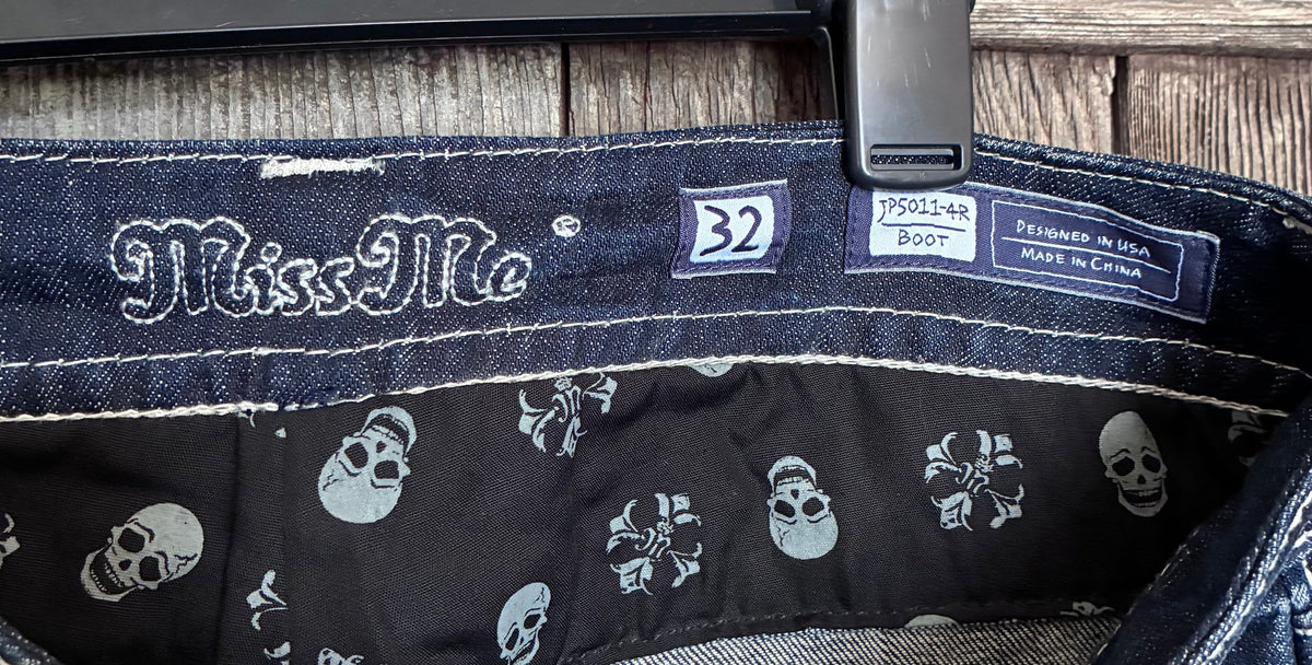 Miss Me Jeans front pocket hardware detail