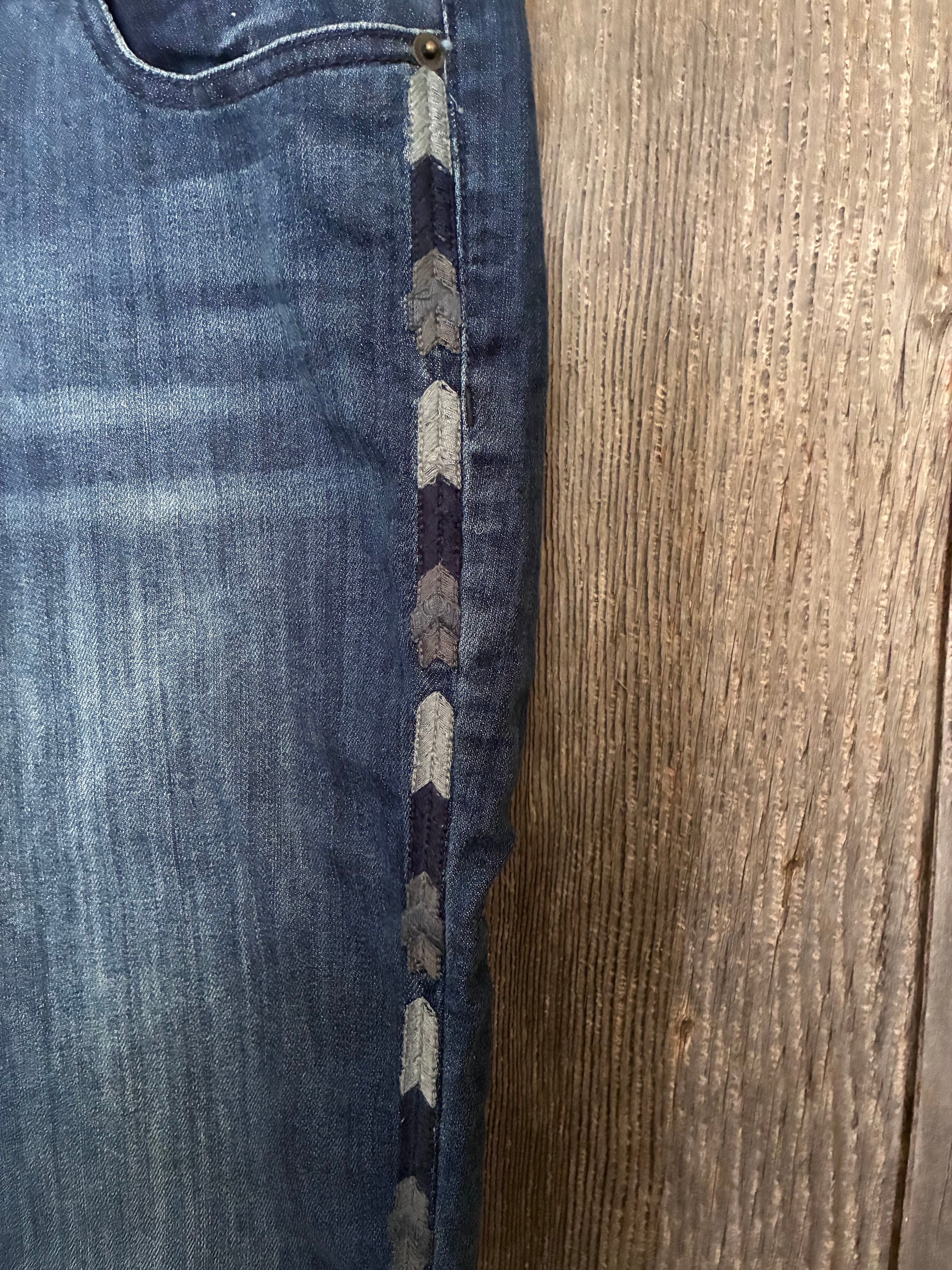 Westport Signature Fit Skinny Jeans | Size 10 | Arrow Side Stripe Detail