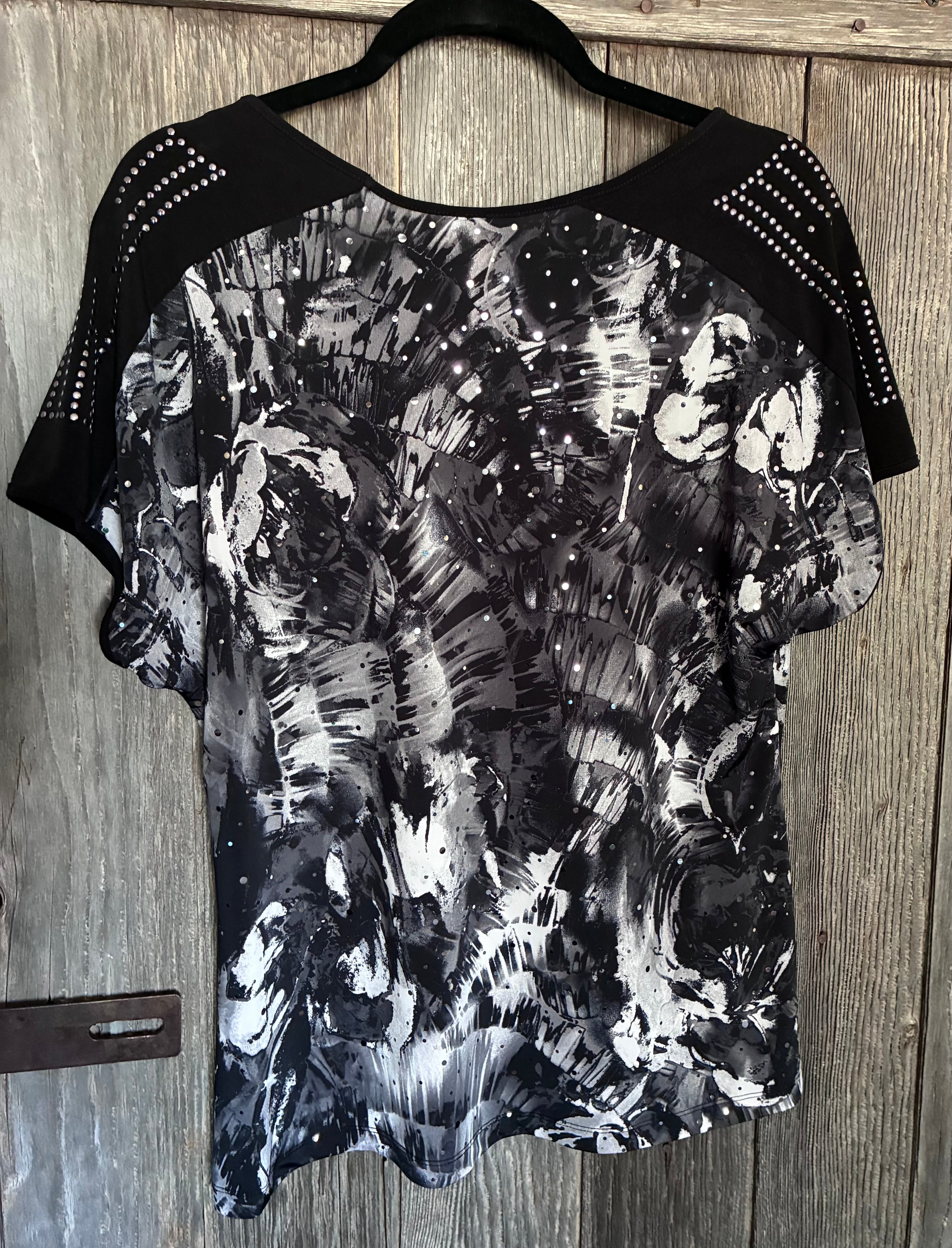 Brittany Black Abstract Print Embellished Top Size Large