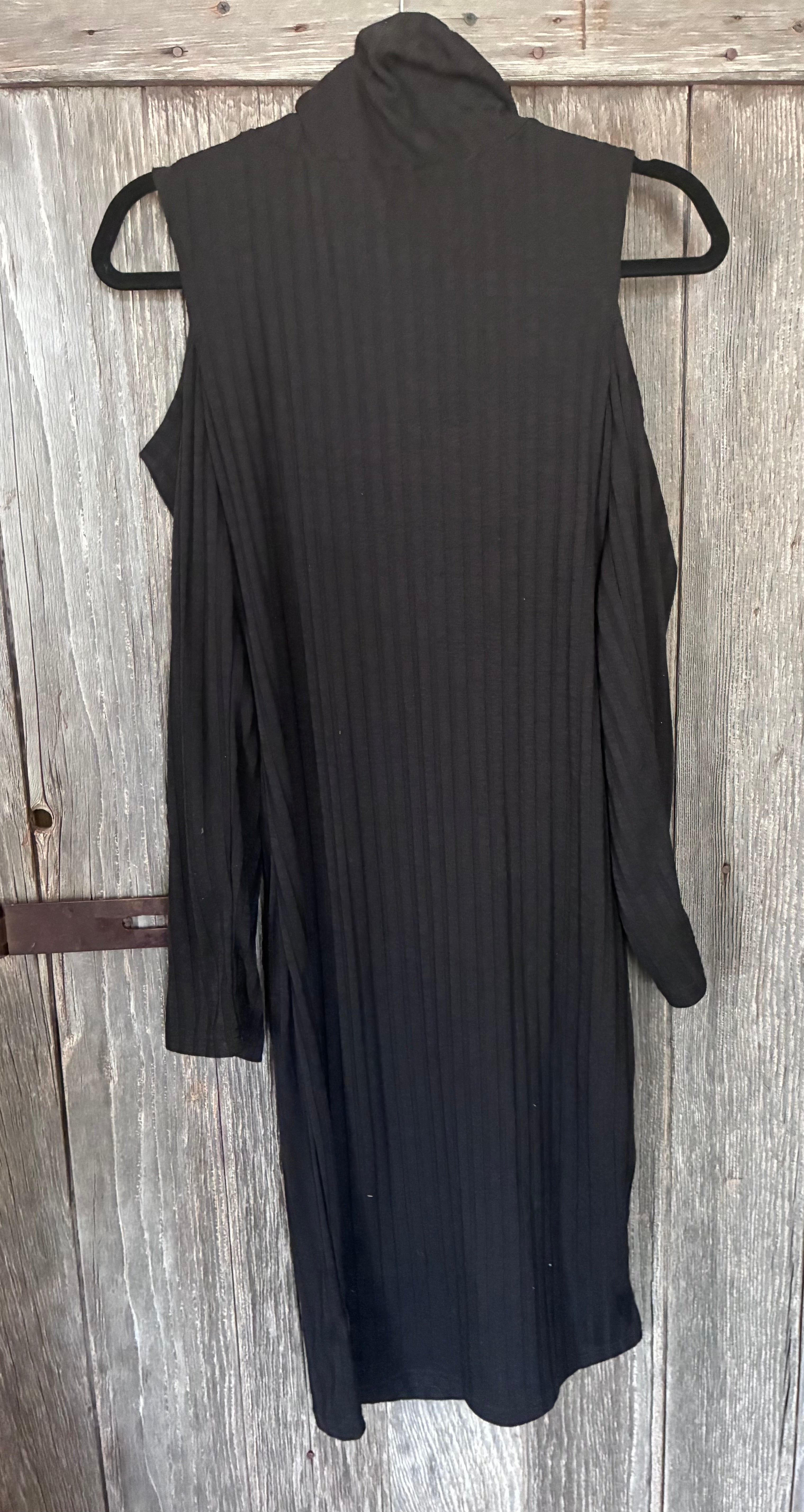 She + Sky Black Cold-Shoulder Turtleneck Midi Dress – Size L