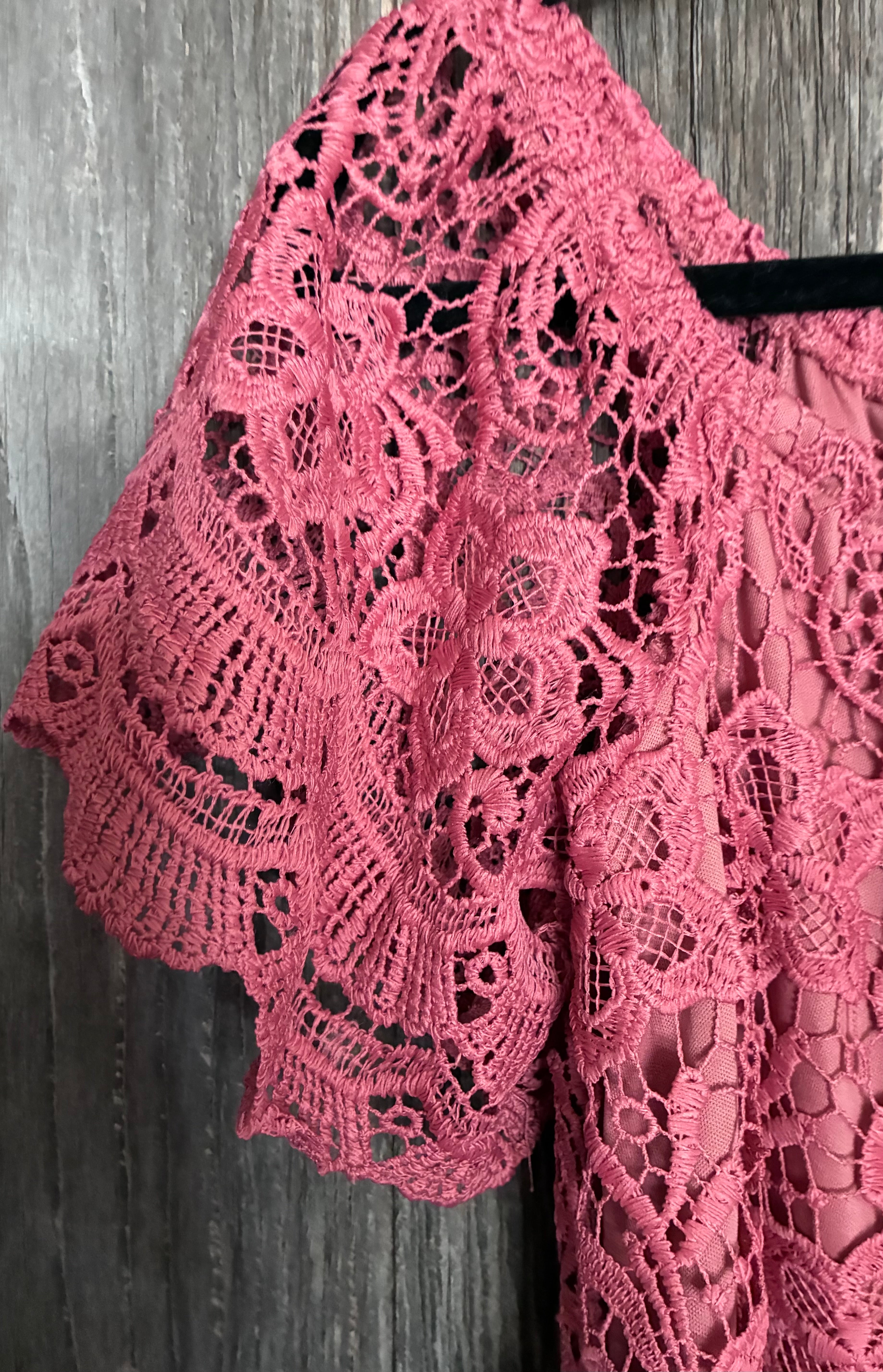 Cute Mode Coral Lace Off-Shoulder Top – XL