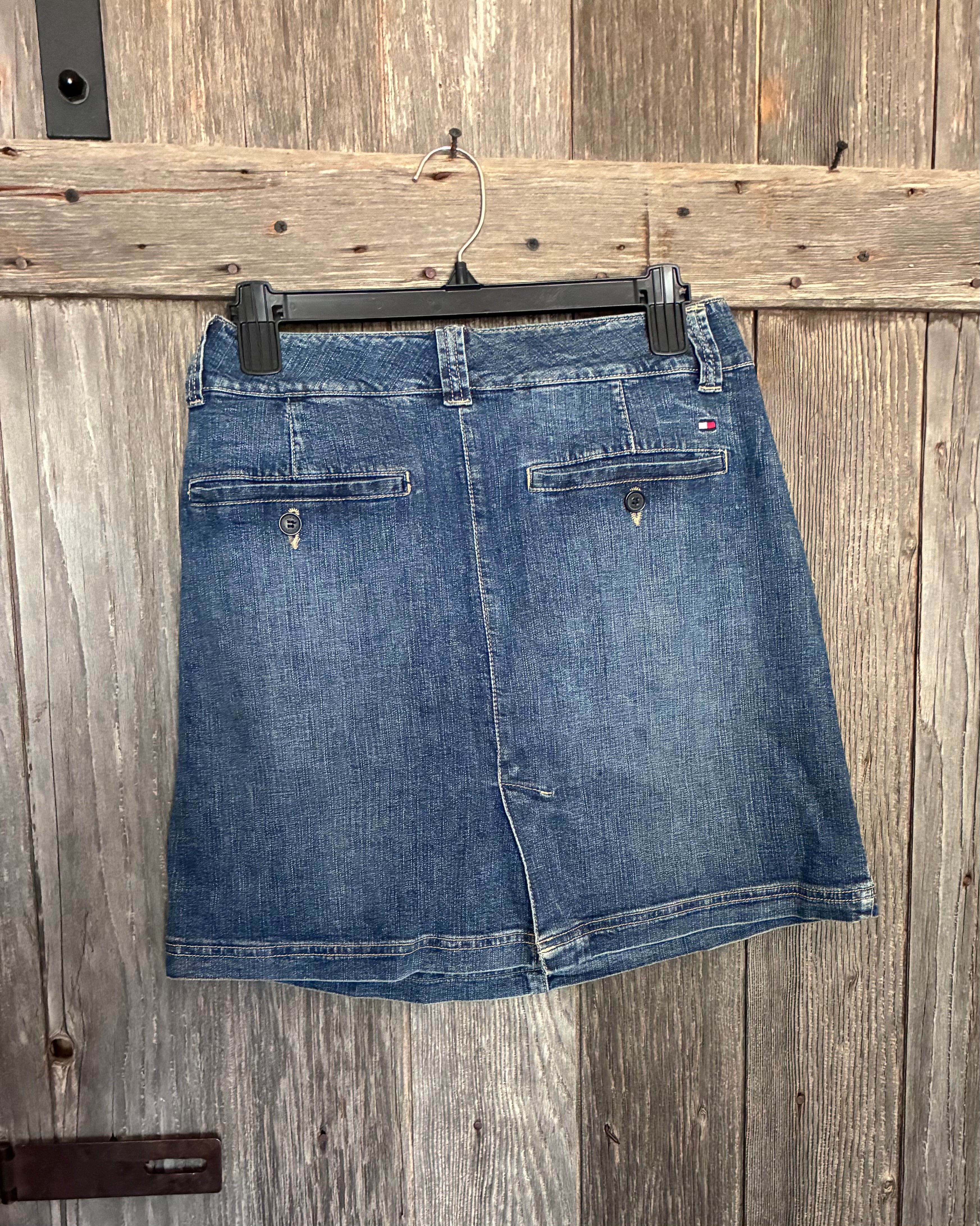 Tommy Hilfiger Denim Mini Skirt – Size 12