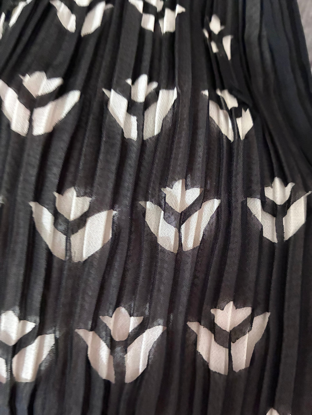 Michael K Designed in Italy Black Petal Appliqué Ruffle Blouse NWT
