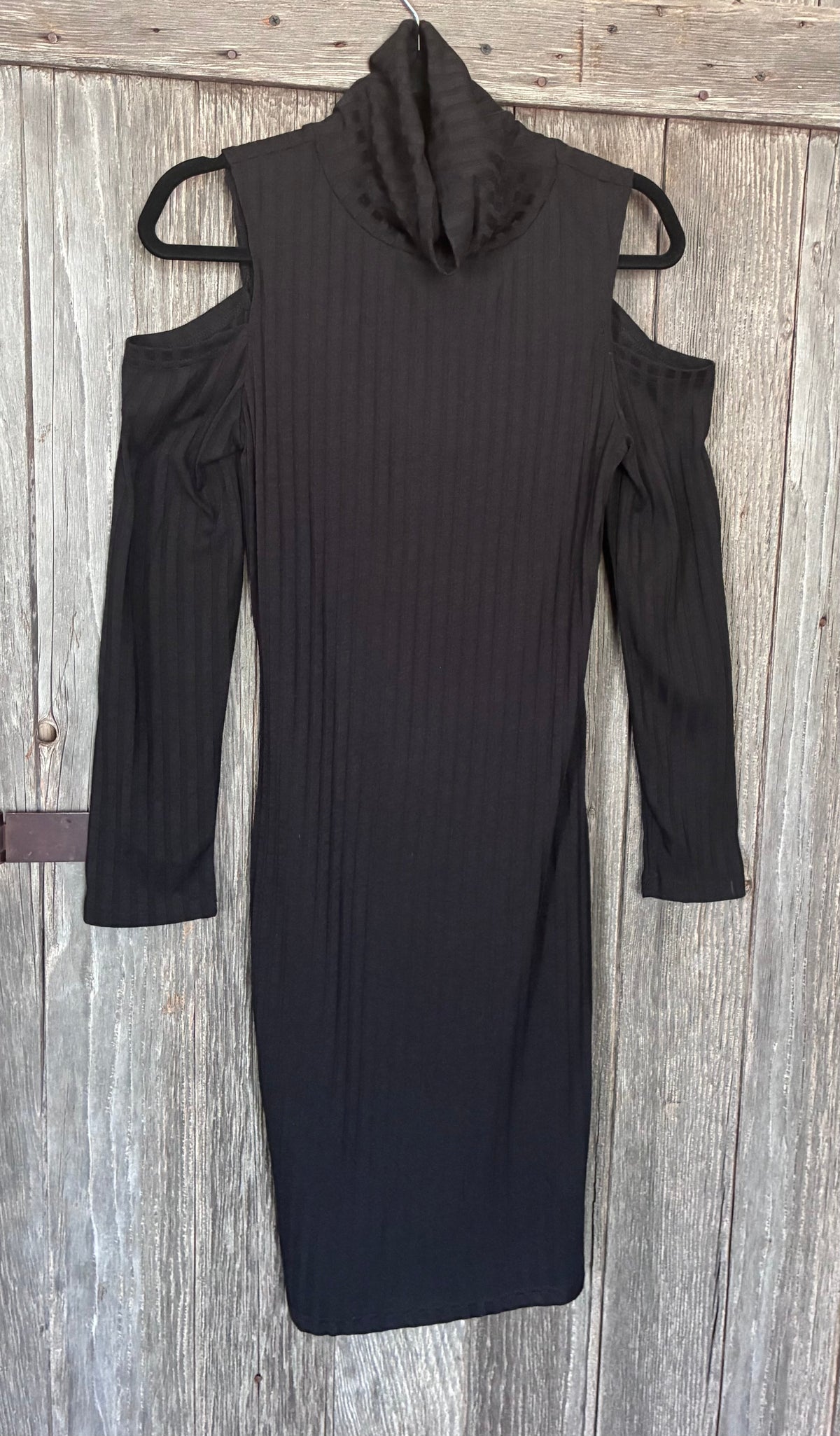 She + Sky Black Cold-Shoulder Turtleneck Midi Dress – Size L
