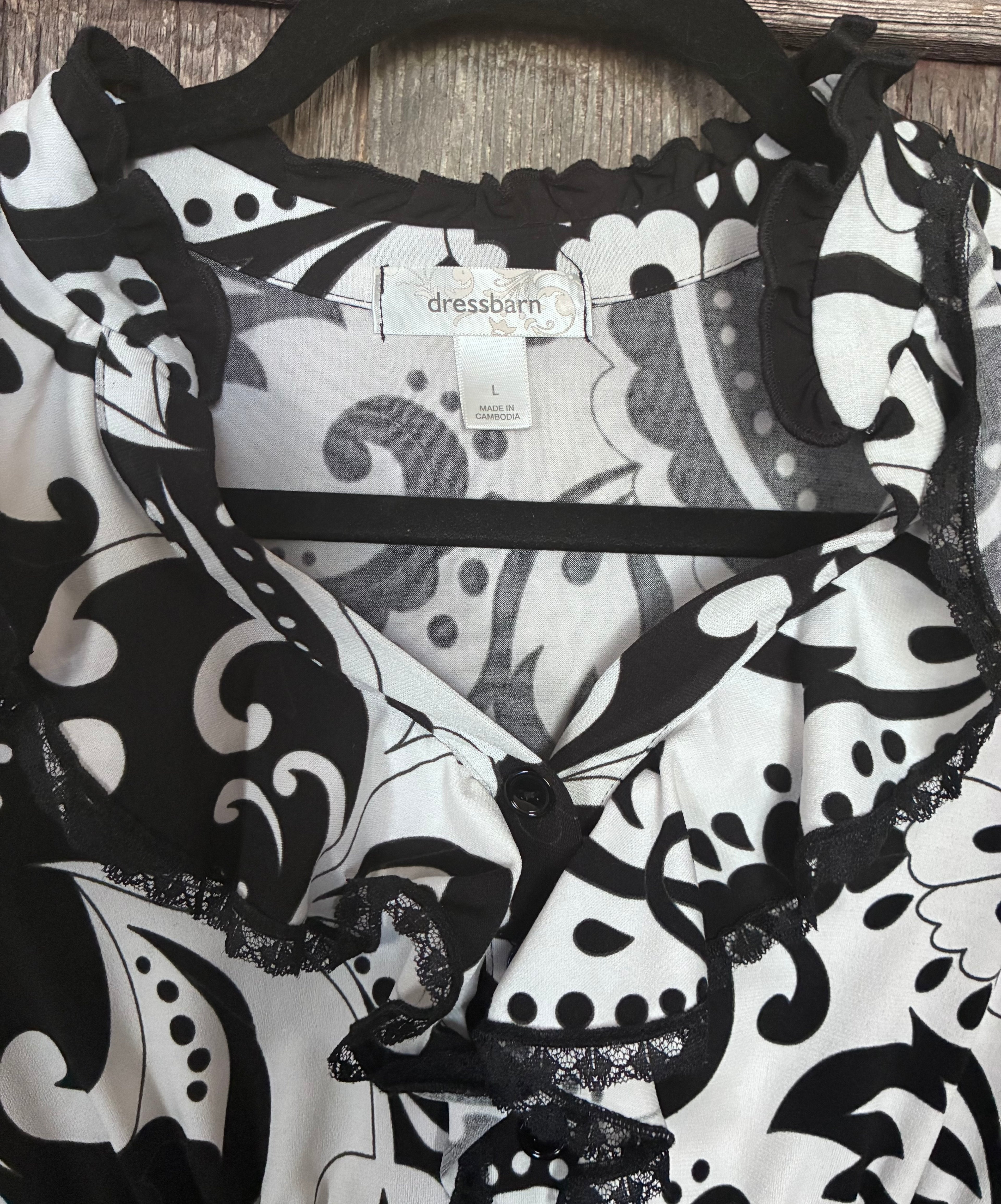 Dressbarn Black & White Paisley Print Bell Sleeve Top | Size L