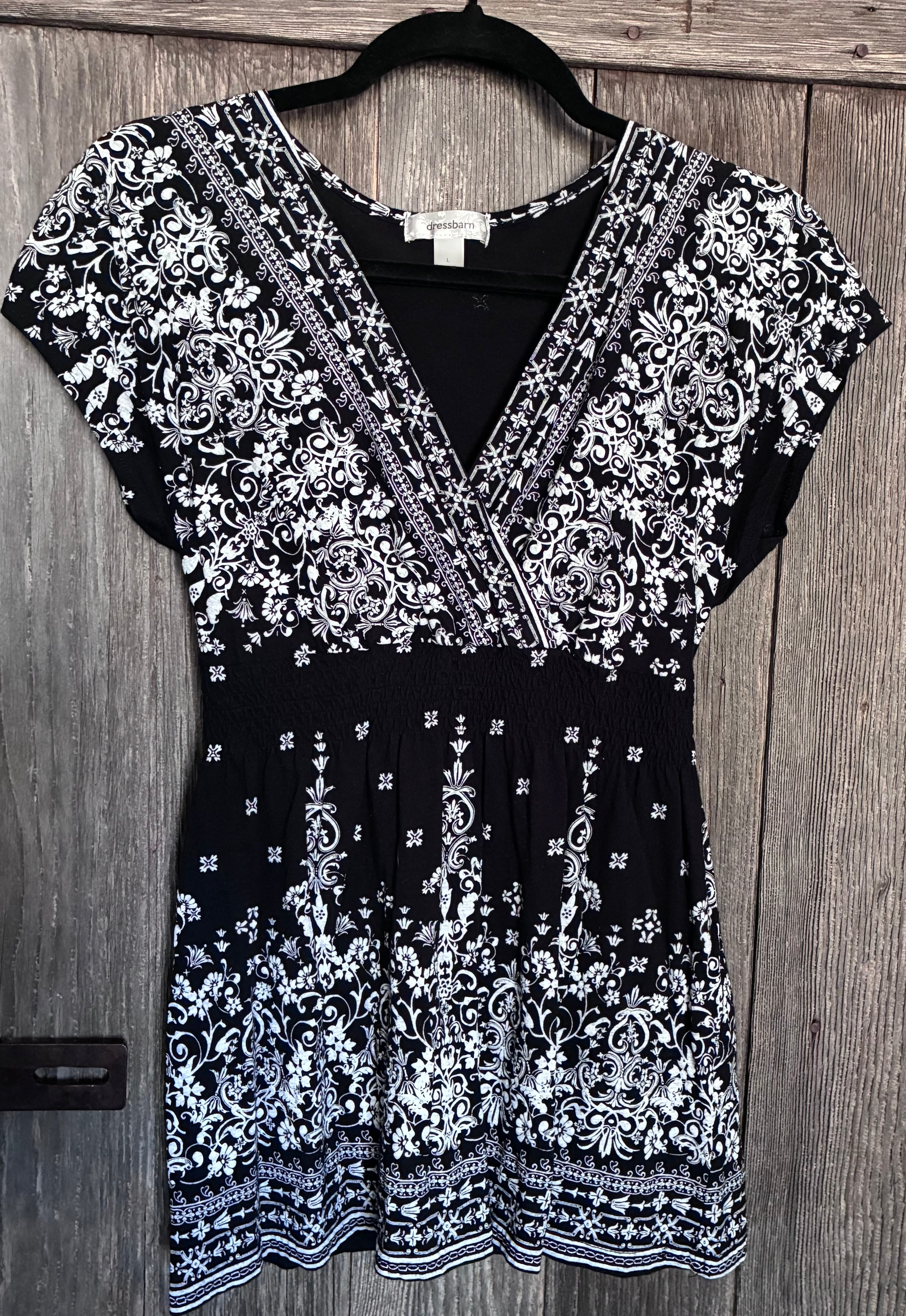 Dressbarn Black White Floral Scroll Surplice Smocked Waist Top Size Large