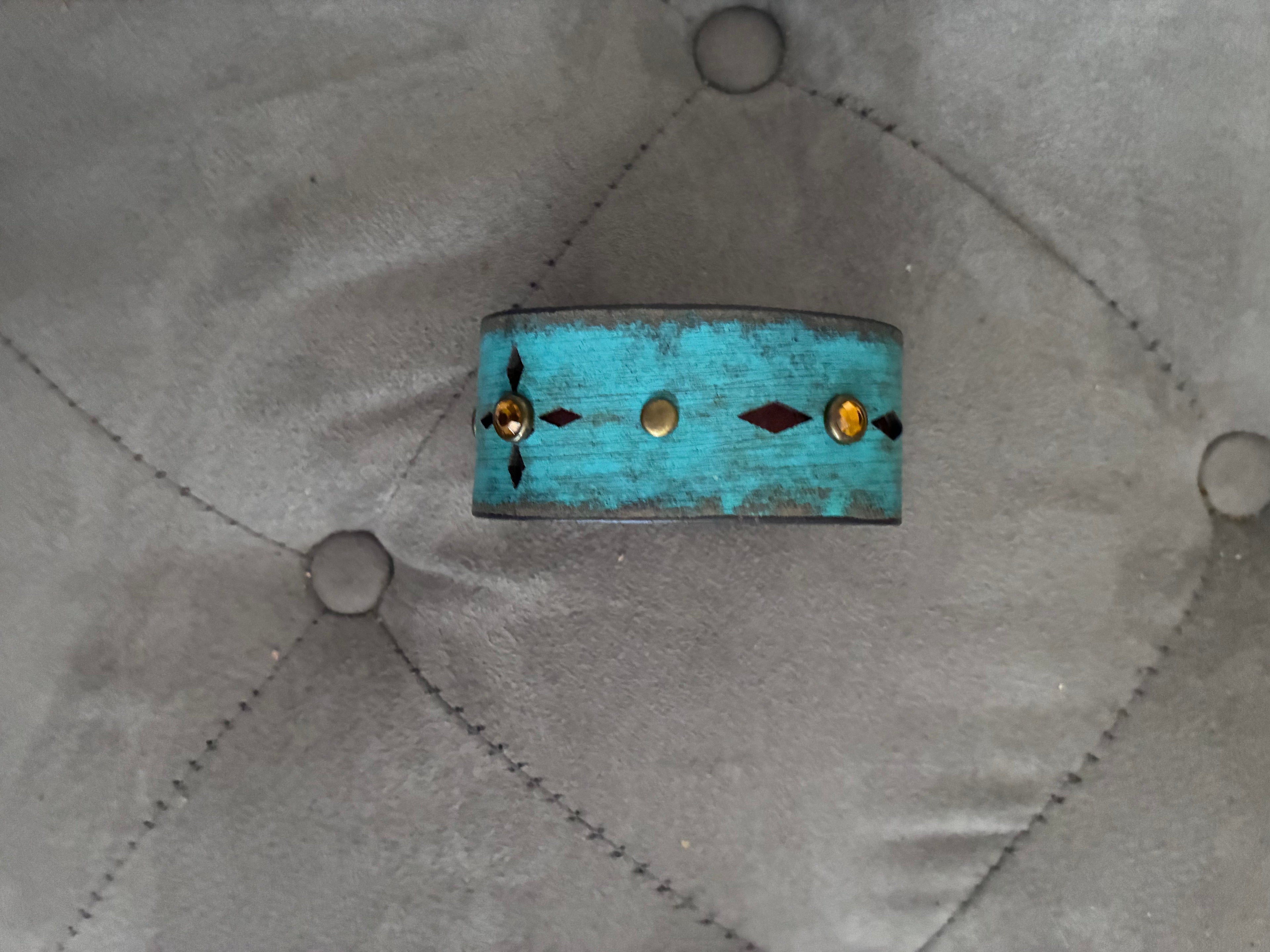 Turquoise Leather Cuff Braceleti