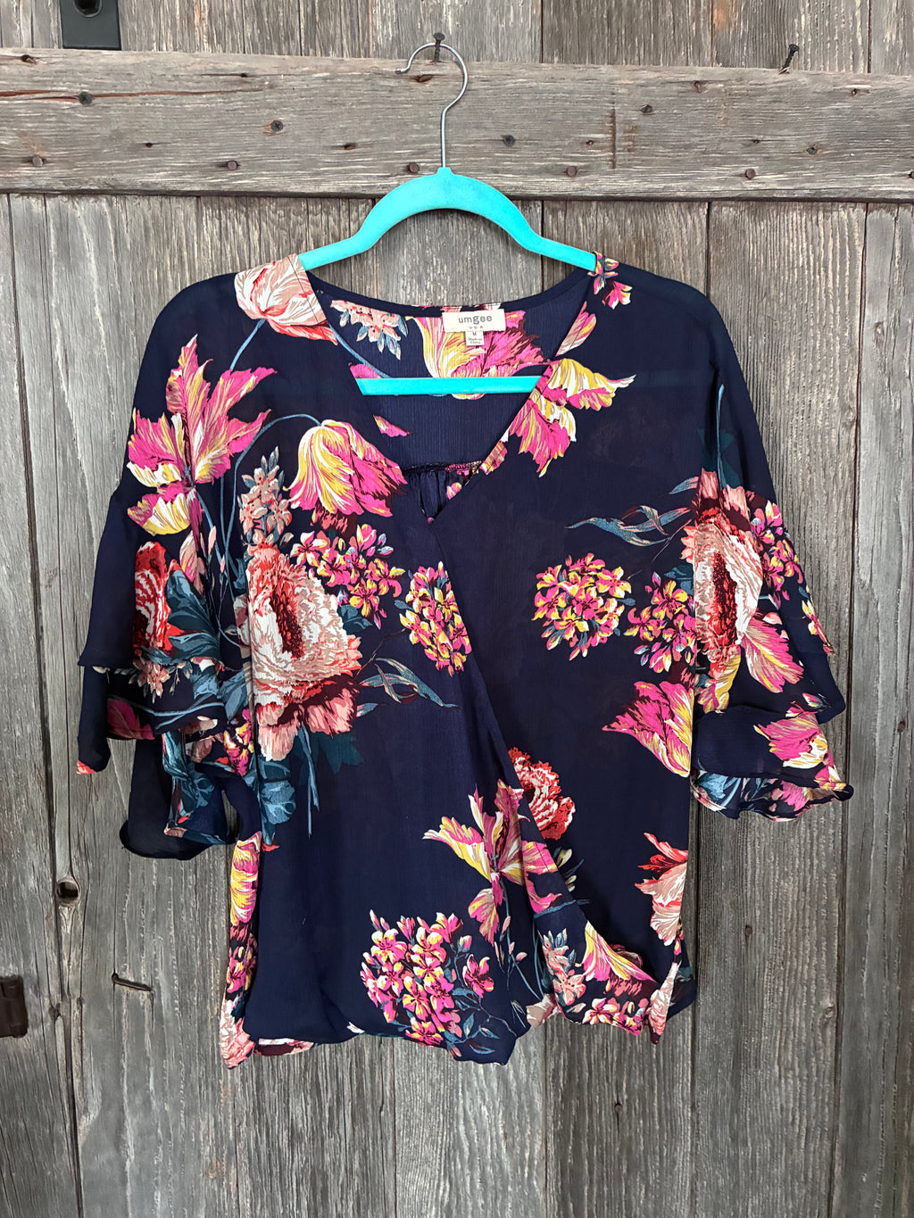Umgee USA Navy Floral Surplice Top – Size M